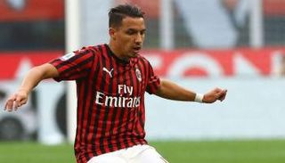 إسماعيل بن ناصر لاعب منتخب الجزائر