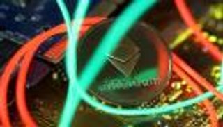 إيثريوم تلمع في سوق العملات المشفرة.. أعلى قمة خلال 50 يوما