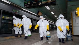 تعقيم الشوارع في كوريا الجنوبية- أرشيفية