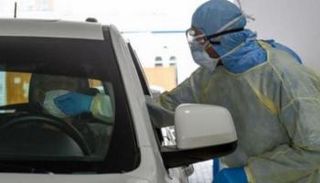 اختبار كورونا من السيارة بالإمارات