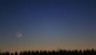 موعد اقتران هلال القمر بـ"خلية النحل" في سماء الوطن العربي