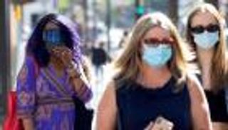 متى ينتهي العالم من كابوس كورونا؟ خبراء يجيبون