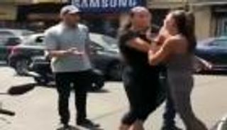 فيديو.. مشاجرة نسائية تشعل السوشيال ميديا في لبنان