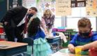 مع بدء الدراسة.. قرينة بايدن تعود لاستئناف عملها بالتدريس