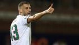 بعد السوبر هاتريك.. إسلام سليماني يكتب التاريخ مجددا مع الجزائر