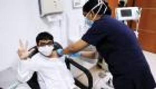 الإمارات تقدم 21364 جرعة جديدة من لقاح كورونا