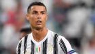 رونالدو تحت قصف أساطير يوفنتوس.. فما السبب؟