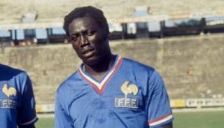 جان بيير آدمز مدافع منتخب فرنسا السابق