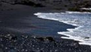 الرمال السوداء هبة جديدة للنيل في مصر.. كنز عند المصب