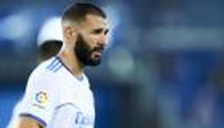 بعد عرض ليون.. بنزيما يحسم موقفه من الرحيل عن ريال مدريد