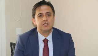 المعارض التركي محمد رشدي ترياقي