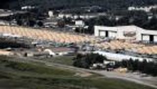 واشنطن تحول مدرج طائرات بألمانيا إلى "مدينة خيام" للأفغان 