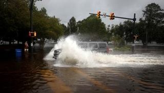 الأعاصير.. إحدى أكبر تهديدات النفط الأمريكي