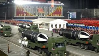 عرض عسكري ليلي سابق لكوريا الشمالية - أرشيفية