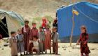 بالفيديو.. قصف الحوثي يشرد عشرات الأسر في الحديدة