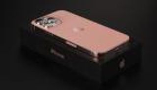 صدمة أبل.. استطلاع يكشف عن مستقبل مبيعات آيفون 13