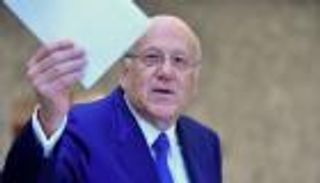 حكومة لبنان بالأسماء.. 24 وزيرا في مهمة إنقاذ