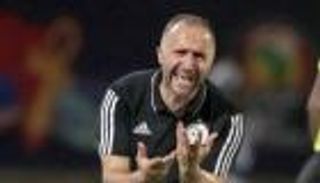 قبل الإجازة.. بلماضي يطالب بحل أزمة ملعب الجزائر التاريخي