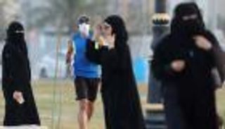 منحنى كورونا يتجه للهبوط في السعودية