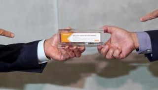 عبوة من لقاح سينوفاك للوقاية من فيروس كورونا (كوفيد-19)