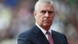 الابن الأثير للملكة إليزابيث يتسلم إخطارا من نيويورك بقضية مشينة