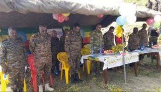 آبي أحمد في زيارة ميدانية لقوات الجيش