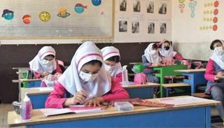 طالبات إيرانية داخل فصل دراسي - صورة أرشيفية