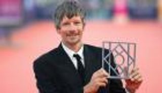  فريدي جيبز يفوز بالجائزة الكبرى لمهرجان دوفيل السينمائي