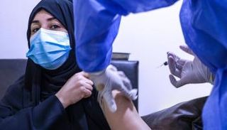 تطعيمات فيروس كورونا في الإمارات