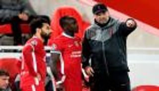 في يناير.. ليفربول يبحث عن حل لأزمة محمد صلاح وماني