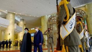 جانب من استقبال الكاظمي في طهران