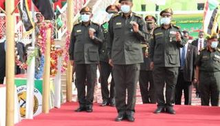 الفريق أول عبد الفتاح البرهان وقادة من الجيش السوداني
