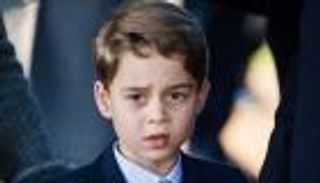 روائية بريطانية: الأمير جورج لن يصبح ملكا  على بريطانيا أبدا
