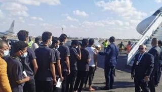 الشباب المصري أثناء عودتهم من ليبيا 