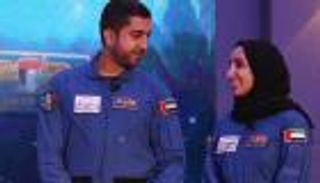 رائدا فضاء إماراتيان يتدربان على الغوص في "ناسا"