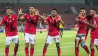 النجمة العاشرة.. الأهلي المصري يكشف عن شعاره الجديد