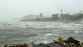 إعصار نيكولاس يضرب تكساس ولويزيانا.. طوارئ وفرق إنقاذ في المواجهة