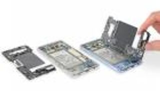 قبل مؤتمر أبل 2021 والكشف عن آيفون 13.. نظرة على صناعة الهواتف الذكية