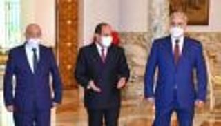 السيسي يبحث مع حفتر وصالح استعادة أمن واستقرار ليبيا