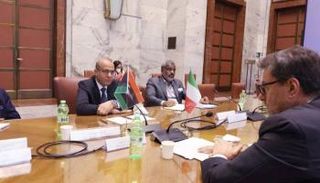 اللافي مع وزير التنمية الاقتصادية الإيطالي جانكارلو جورجيتي