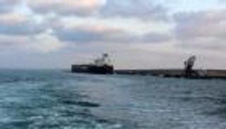 ليبيا تستأنف تصدير النفط عبر ميناء "الحريقة"