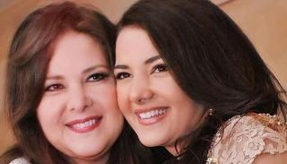 دنيا سمير غانم ووالدتها دلال عبدالعزيز