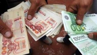 أسعار اليورو والدولار في الجزائر
