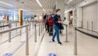 بعد 18 شهرا من تطبيقها .. هولندا تلغي مسافة "أمان كورونا"