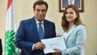 قرداحي يتسلم مهامه وزيرا للإعلام مستهلا بـ"المسامح كريم"