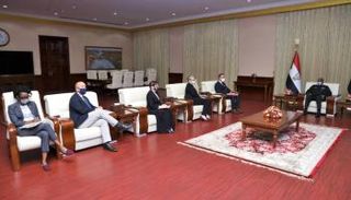 جانب من لقاء البرهان وممثلي دول الترويكا 