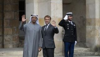 الشيخ محمد بن زايد آل نهيان وإيمانويل ماكرون