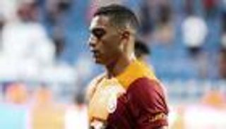 في الدقيقة 90.. مدرب جالطة سراي يدخل حربا باردة مع مصطفى محمد