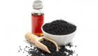 إنفوجراف.. 10 فوائد صحية وجمالية لحبة البركة