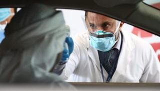 فحص فيروس كورونا في الإمارات